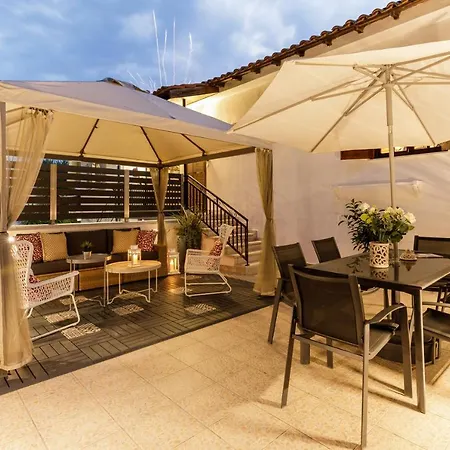 Azure Breeze - Coastal Chic Getaway By The Sea * Psakoudia