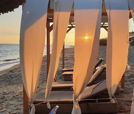 Azure Breeze - Coastal Chic Getaway By The Sea Dom wakacyjny