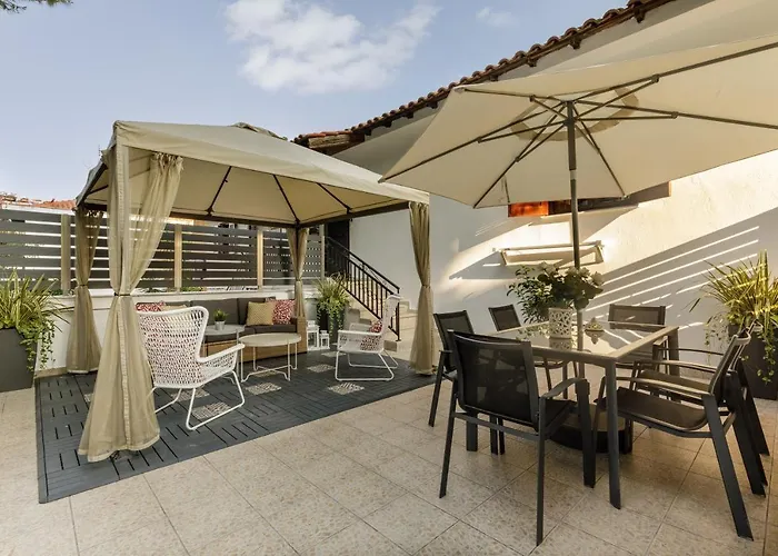 Azure Breeze - Coastal Chic Getaway By The Sea * Psakoudia