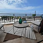 Azure Breeze - Coastal Chic Getaway By The Sea