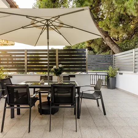 Azure Breeze - Coastal Chic Getaway By The Sea Дом отдыха