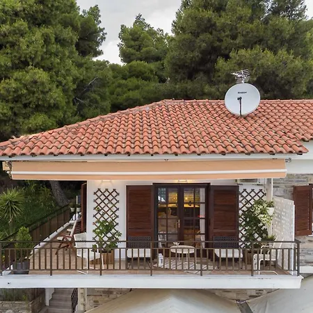 Nyaraló Azure Breeze - Coastal Chic Getaway By The Sea