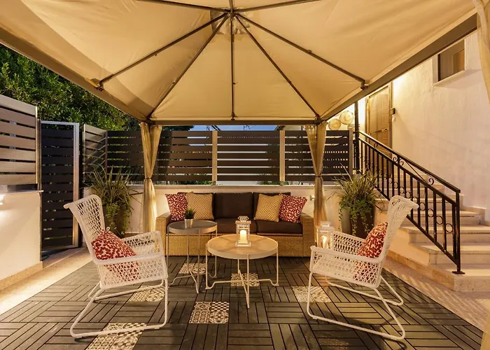 Azure Breeze - Coastal Chic Getaway By The Sea * Psakoudia