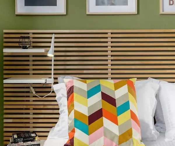 Azure Breeze - Coastal Chic Getaway By The Sea Vakantiehuis *