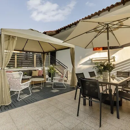 Azure Breeze - Coastal Chic Getaway By The Sea * Psakoudia